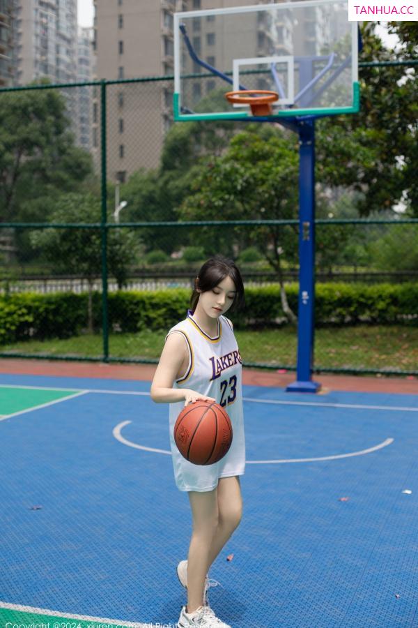   [XiuRen]高清写真图 2024.06.21 No.8744 豆瓣酱 模特合集第24张图片